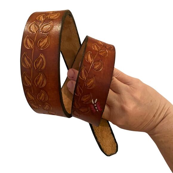 Vintage Hand Tooled Leather Belt Floral Leaf Design Silver Buckle 26–29 inches - Picture 2 of 4